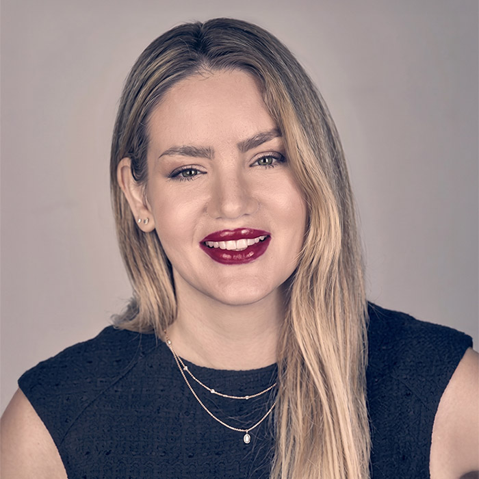 Dr. Elsa Solaris