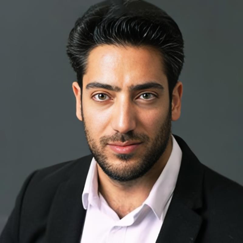 Dr. Gilad Gom&eacute;