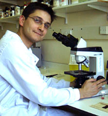 Dr. Nico Forraz