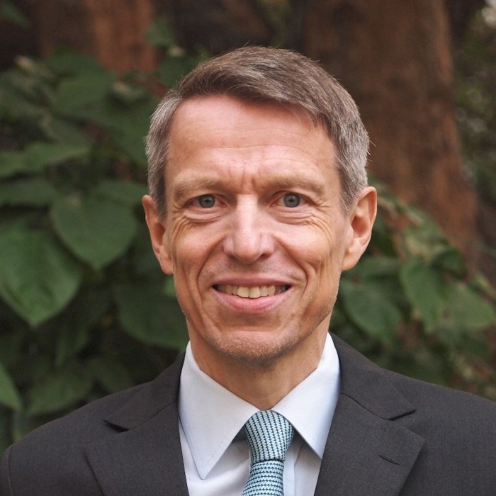 Dr. Soenke Ziesche
