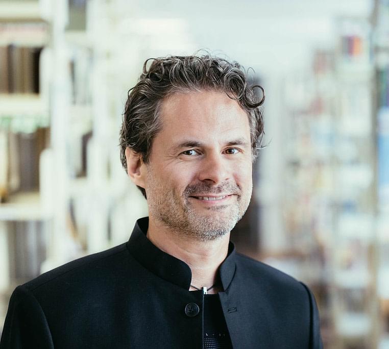Professor Thomas Herdin 